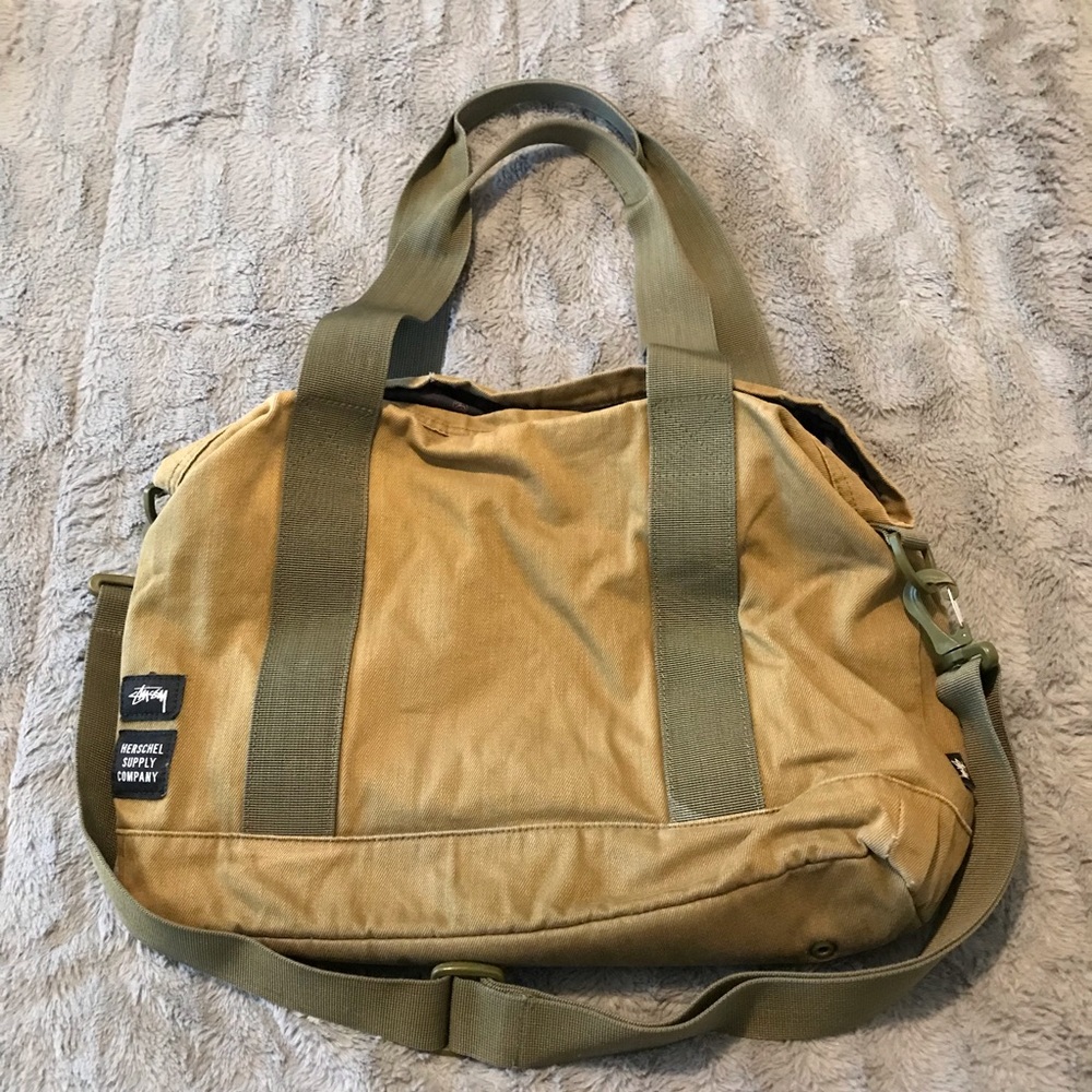 Well loved StussyxHerschel drab tote in olive.